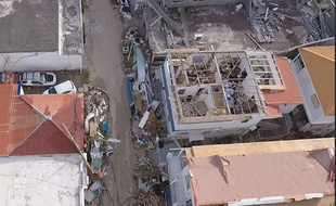 Une équipe du ministère de l'Intérieur a survolé l'île de Saint-Martin en drone.