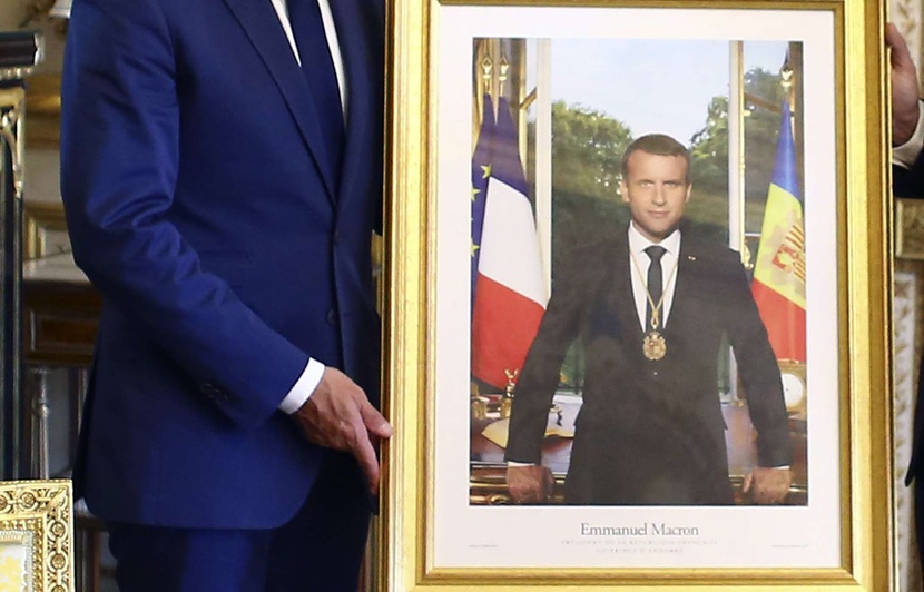Lorraine Un Maire Raccourcit Le Portrait D Emmanuel Macron Pour Denoncer Les Baisses De Dotations De L Etat