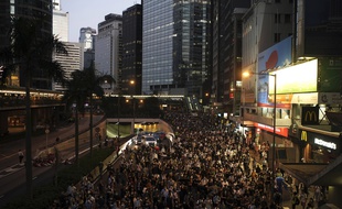 Des milliers de manifestants dans les rues de Hong Kong, ce vendredi.