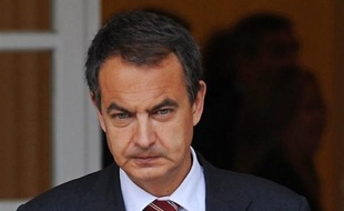Le PP cherche à masquer "ses propres problèmes" en "attaquant les autres", a rétorqué M. Zapatero, en référence à la guerre entre factions rivales au sein de la formation conservatrice.