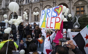 Une manifestation contre les régimes syriens et russe à Paris, le 10 décembre 2016.
