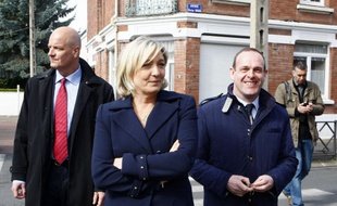 Marine Le Pen et Steve Briois (à droite) à Hénin-Beaumont, le 23 mars 2014.
