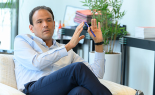 Le secrétaire d'Etat chargé de la Transition numérique, Cédric O, lors de l'interview accordée à 20 Minutes.