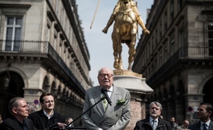 Jean-marie Le Pen lors de son hommage traditionnel à Jeanne d'Arc, ce mercredi 1er mai.