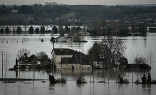 Une lente décrue a commencé dans le sud-ouest