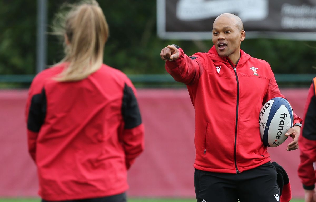 Warren Abrahams, sélectionneur de l'équipe belge de rugby à 7, est mort à 43 ans, en plein tournoi au Kenya