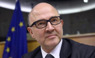 EU Commissioner of Economic and Financial Affairs, Le commissaire européen aux Affaires économiques Pierre Moscovici à Vruxelles le 30 mars 2015
