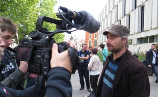A Lille, le 9 juin 21015 - Proces de deux membres du collectif antipub des Deboulonneurs, au tribunal de Lille. Ici, Alessandro Di Giuseppe