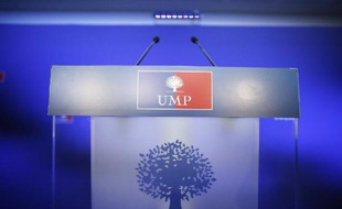 Un pupitre au siège de l'UMP à Paris