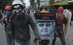 Des manifestants anti-gouvernement à Caracas au Venezuela, le samedi 10 juin 2017.