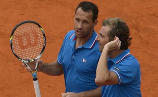 Michaël Llodra et Julien Benneteau ont perdu le double de Coupe Davis contre l'Argentine le samedi 6 avril 2013.