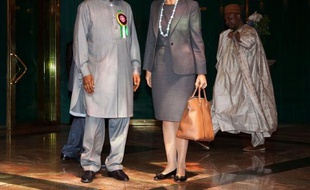 La directrice générale du Fonds monétaire international (FMI), Christine Lagarde, a estimé lundi que la crise européenne de la dette représentait un risque pour "toutes les économies du monde", au cours d'une visite au Nigeria, sa première en Afrique.