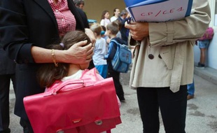 Plusieurs dizaines d'instituteurs débutants ou contractuels de Seine-Saint-Denis n'ont toujours pas reçu leur premier salaire, un mois et demi après la rentrée scolaire