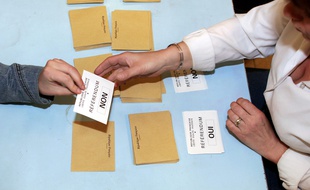 Lors du dépouillement de dernier référendum national en France, en 2005. (archives)