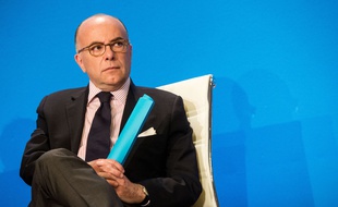 Bernard Cazeneuve à Paris le 17 avril 2015.