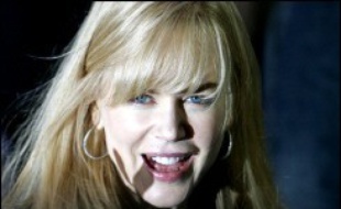 L'actrice australienne Nicole Kidman a écourté ses vacances de fin d'année dans son pays natal après une altercation avec un paparazzo, a rapporté mardi la presse.