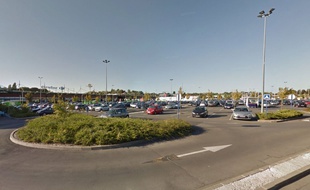 Le centre commercial carrefour à Wasquehal.