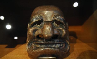 Le célèbre masque de théâtre kyogen (Japon, XVIIIe) du musée Georges-Labit.