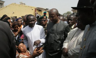 Le président Goodluck Jonathan a fait une tentative de dernière minute samedi soir dans une adresse télévisée pour défendre la politique de son gouvernement dans l'espoir que les syndicats annulent leur projet de grève.