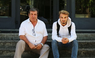 L'enseignant Marc Carrey, et l'étudiant Olivier, dénoncent la crise du logement étudiant qui affecte particulièrement Bordeaux.