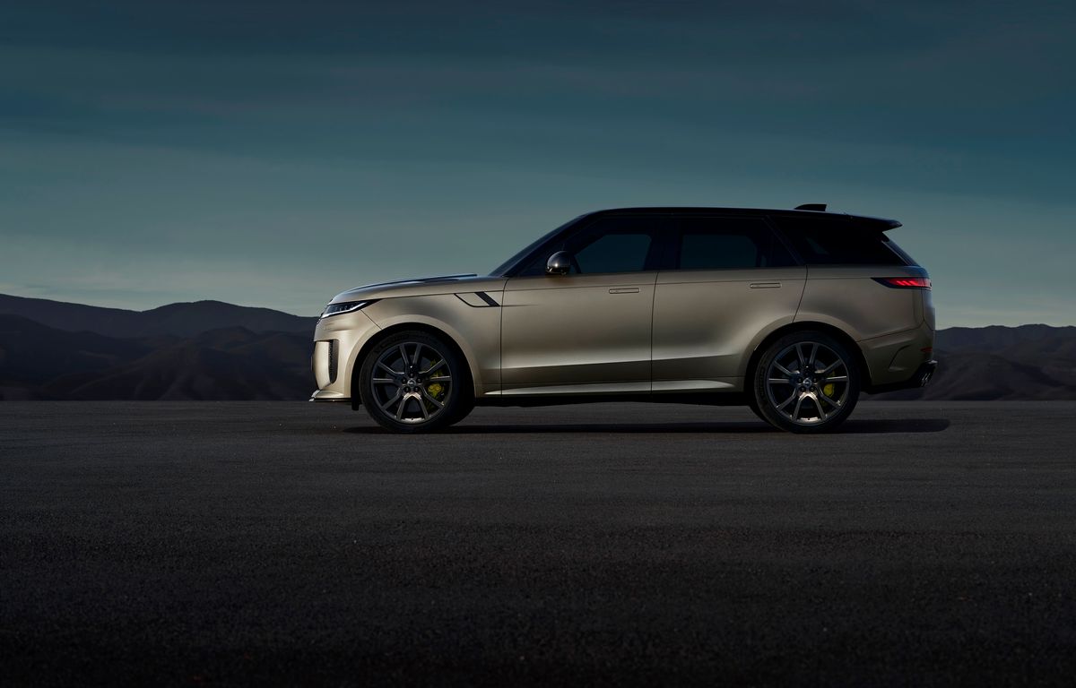 Le Range Rover Sport SV, c'est 2.500 kg de muscles