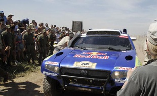 Le pilote Sud-Africain, Giniel de Villiers, vainqueur du Dakar 2009 le 17 janvier, à Carcarana, en Argentine.
