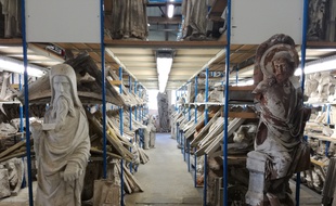 Magnifique accueil dans la gypsothèque des ateliers de la fondation de l'Oeuvre Notre-Dame.