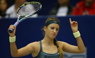 La Bélarusse Viktoria Azarenka, N.1 mondiale, s'est qualifiée samedi à Linz (nord de l'Autriche) pour sa deuxième finale en moins d'une semaine, en s'imposant en demi-finale contre la Roumaine Irina Begu 6-2,6-1, et retrouvera en finale l'Allemande Julia Görges.