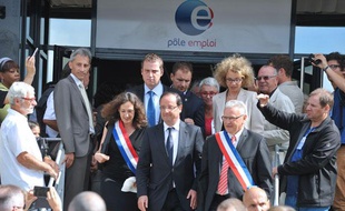 François Hollande en déplacement à La Roche-sur-Yon, en Vendée, le 6 août 2013.
