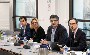 Une délégation CFE-CGC avec Jean-Francois Foucard, négociateur de la CGT, le 15 janvier 2019.