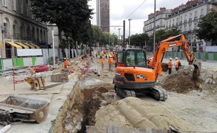 Travaux sur les lignes 2 et 3 de tramway à Commerce.