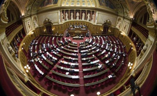 Le Sénat à majorité de droite a adopté mardi le projet de loi sur le dialogue social après l'avoir largement modifié