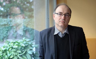 Salvatore Saguès, expert Afrique de l'Ouest pour Amnesty International, à Paris, le 21 fevrier 2012.