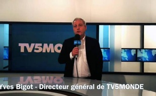 Le directeur général de TV5Monde, Yves Bigot, le 9 avril 2005, dans une vidéo diffusée par la chaîne