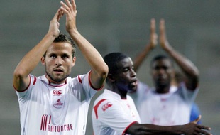 Les Lillois Yohann Cabaye et Rio Mavuba après leur victoire à Genk le 20 août 2009 en Europea League.