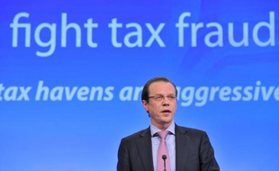 La France, l'Allemagne, la Grande-Bretagne, l'Espagne et l'Italie ont écrit à la Commission européenne pour demander un échange d'informations bancaires automatique au sein de l'UE, a annoncé mardi le ministre français de l'Economie Pierre Moscovici à l'Assemblée nationale.