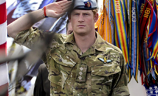 Le prince Harry, en uniforme, en 2013