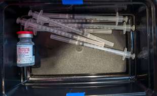 La Suède a suspendu le vaccin anti-Covid de Moderna pour les moins de 30 ans.
