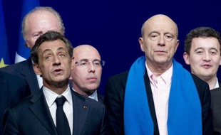 Nicolas Sarkozy (G) et Alain Juppé le 7 février 2015 à Paris