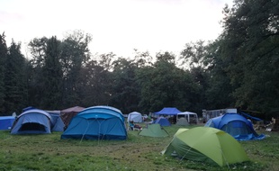 Près d'une vingtaine de tentes se trouvent désormais sur le site de la Zad de Kolbsheim contre le projet autoroutier du GCO.