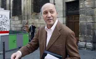Laurent Fabius à Paris, le 28 février 2009