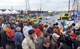 Quatre-vingt cinq marins, professionnels et amateurs mélangés, prennent dimanche à 13h02 le départ de la Route du Rhum, la course transatlantique en solitaire qui se déroule tous les quatre ans entre Saint-Malo (Ille-et-Vilaine) et Pointe-à-Pitre (Guadeloupe).