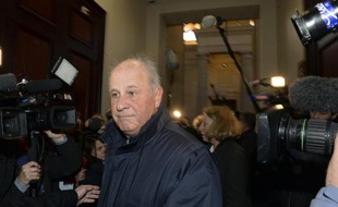 Patrice de Maistre, l'un des prévenus du procès Bettencourt, arrive au palais de justice de Bordeaux, le 27 janvier 2015