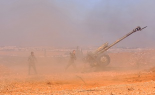 Des soldats syriens pro-gouvernementaux près d'Alep, le 25 novembre 2016.