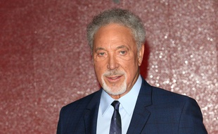 Le chanteur Tom Jones