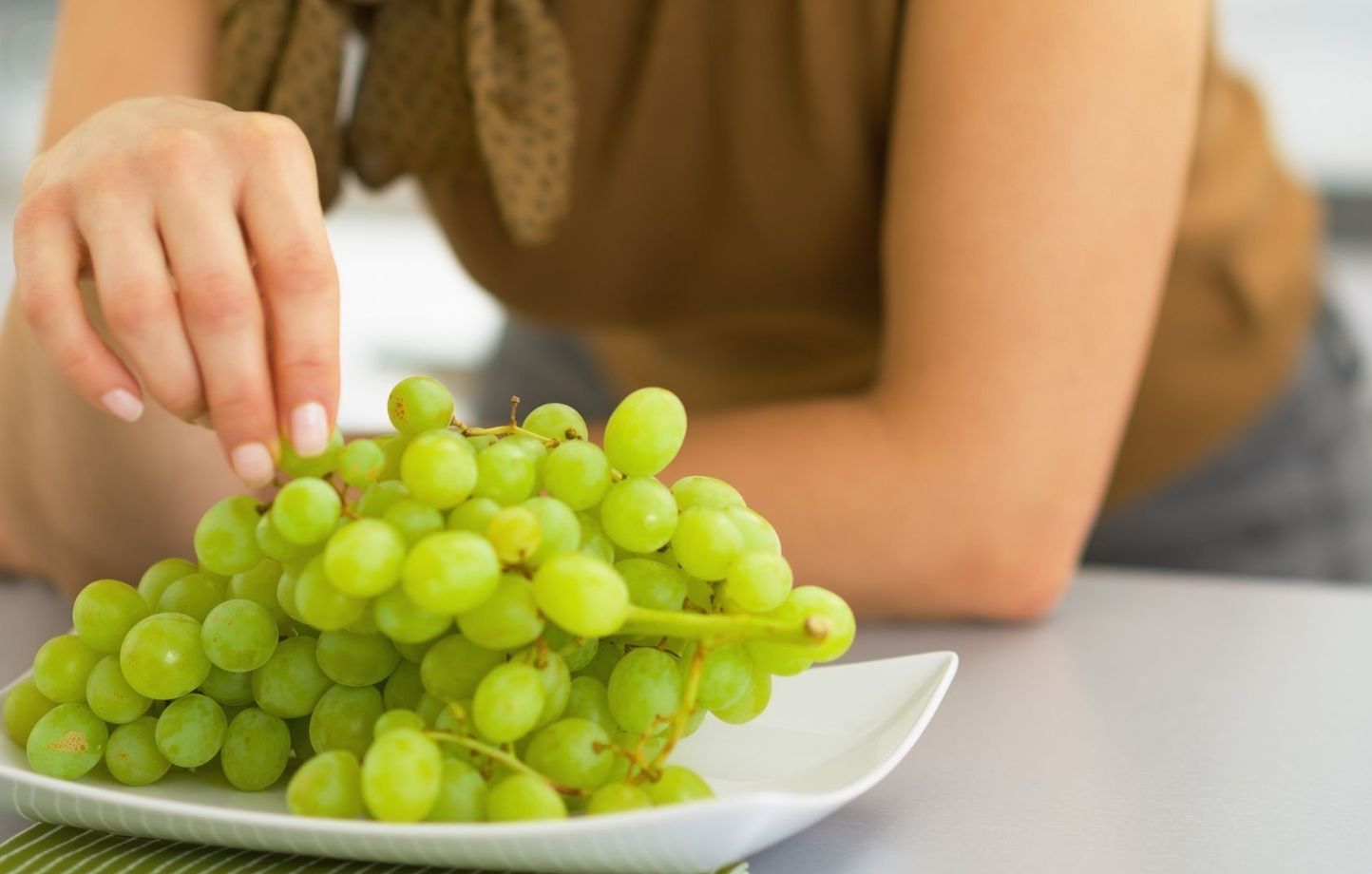 Nouvel an Pourquoi TikTok veut nous faire manger 12 grains de raisin à minuit pile