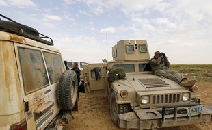 Des combattants volontaires à proximité du village de Baghouz, en Syrie, le 14 février 2019.