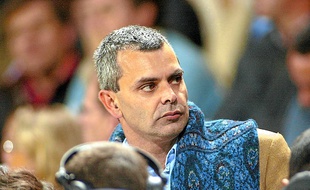 Christophe Bouchet en 2004 dans les tribunes du Vélodrome.