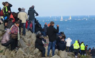 Des milliers de spectateurs étaient rassemblés sur la pointe du Grouin à Cancale pour le départ de la Route du Rhum.