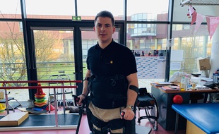 Anthony équipé de son exosquelette va participer au semi-marathon de Paris.